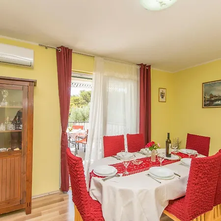 Apartment Maslina Brodarica (Sibenik-Knin)